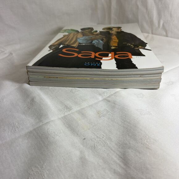 Saga Books 1 - 4 Brian K. Vaughan Fiona Staples Graphic Novel Comic - Picture 3 of 16